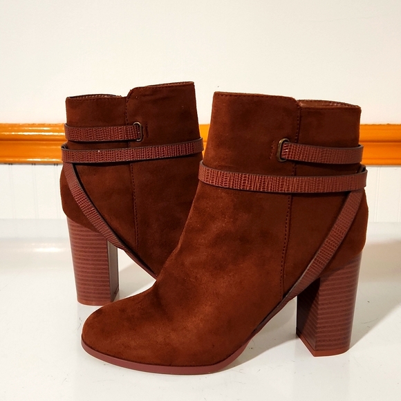 Women's bootie - Picture 1 of 3